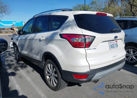 2017 Ford Escape Titanium из США, поврежденный, VIN 1FMCU0J93HUE73857
